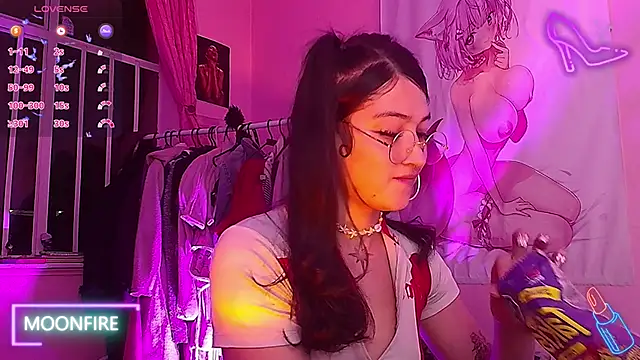 Snapshot of moonfiredancer chatting on October 3, 2025, 1:42 am moonfiredancer online show from October 3, 2025, 1:42 am