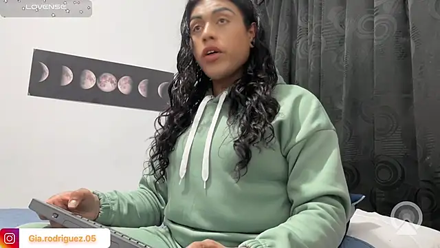Ariana Rodriguez  online show from July 5, 2026, 4:30 am