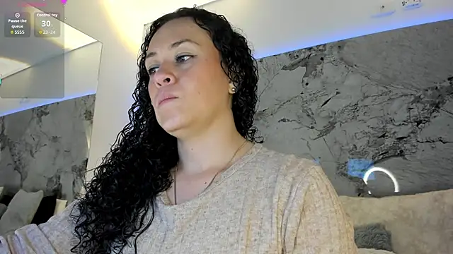 Snapshot of LIZ_HOLMES chatting on November 25, 2025, 10:48 am LIZ HOLMES online show from November 25, 2025, 10:48 am