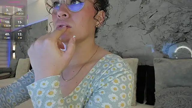 Snapshot of LIZ_HOLMES chatting on December 23, 2025, 10:58 am LIZ HOLMES online show from December 23, 2025, 10:58 am