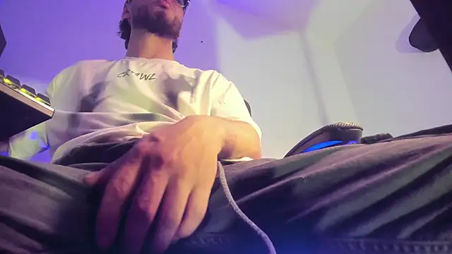 s sven03 online show from November 29, 2025, 2:01 am