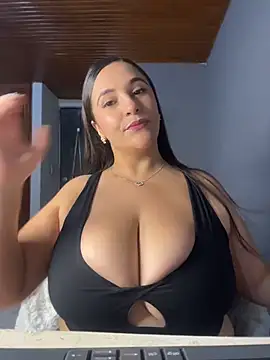 Snapshot of Taylortits chatting on May 4, 2026, 1:03 pm Taylortits online show from May 4, 2026, 1:03 pm