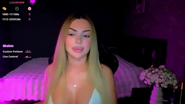 babyleilaa online show from March 25, 2026, 9:46 pm