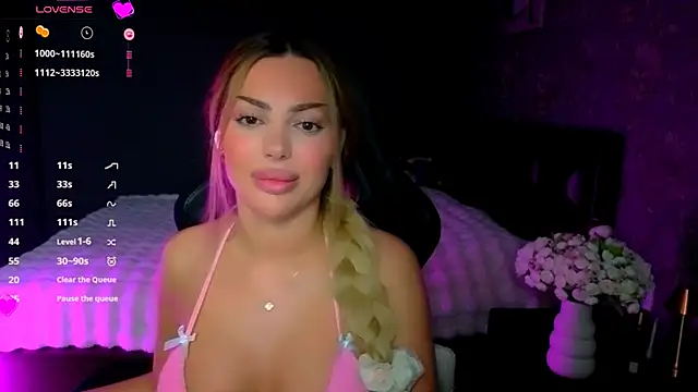 babyleilaa online show from April 7, 2026, 8:54 pm