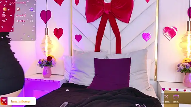 Flor delunaa online show from February 13, 2026, 1:00 pm