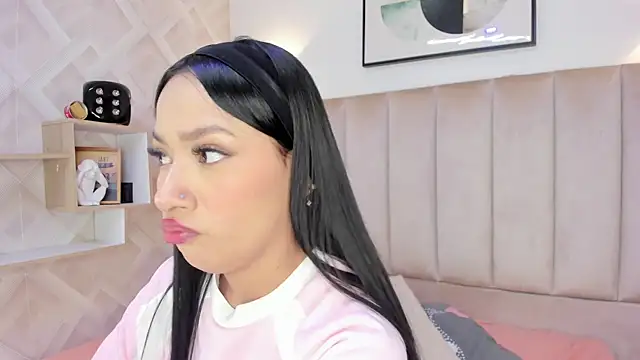 Anniie Queen online show from April 1, 2026, 3:08 am