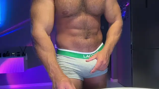 KarlosRichi online show from November 13, 2025, 4:16 am