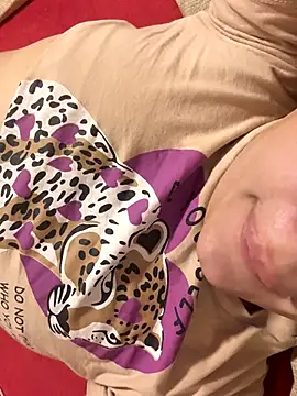 Snapshot of Tawane3 chatting on November 15, 2025, 11:47 am Tawane3 online show from November 15, 2025, 11:47 am