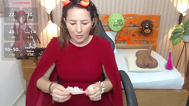 luciana ballesteros  online show from October 31, 2025, 12:35 pm