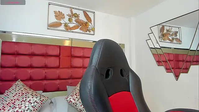 FaloonRoussel online show from November 15, 2025, 7:07 pm