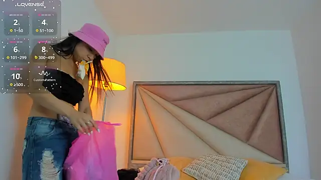 FaloonRoussel online show from October 16, 2025, 6:05 pm