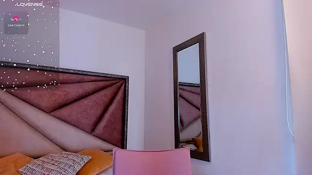 FaloonRoussel online show from October 30, 2025, 5:43 pm