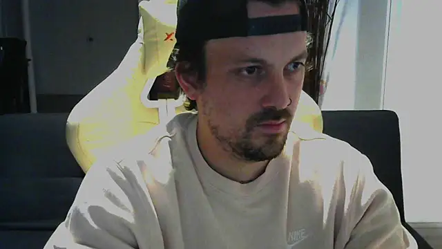 Snapshot of Tremblay_Simard chatting on November 24, 2025, 8:53 pm Tremblay Simard online show from November 24, 2025, 8:53 pm