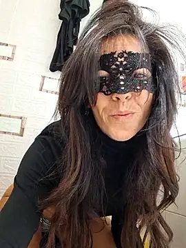 EmySkinny85 online show from November 14, 2025, 9:35 am