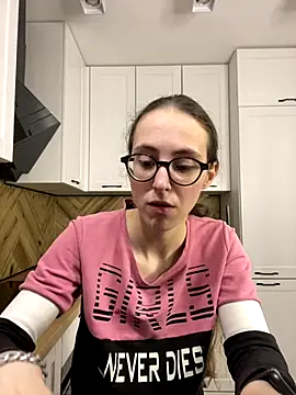 MartiniiSelenna online show from September 20, 2025, 5:56 am