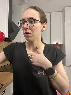 MartiniiSelenna online show from April 6, 2026, 5:52 am