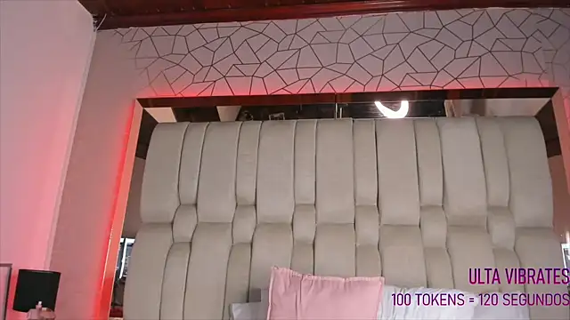 Snapshot of AngelineHeet chatting on December 6, 2024, 9:48 am AngelineHeet online show from December 6, 2024, 9:48 am