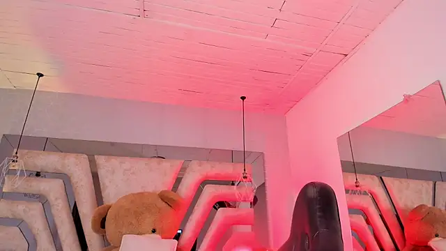 AngelineHeet online show from March 12, 2026, 8:29 am