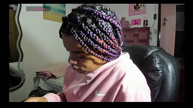 ladyrd1 online show from October 24, 2025, 2:05 pm