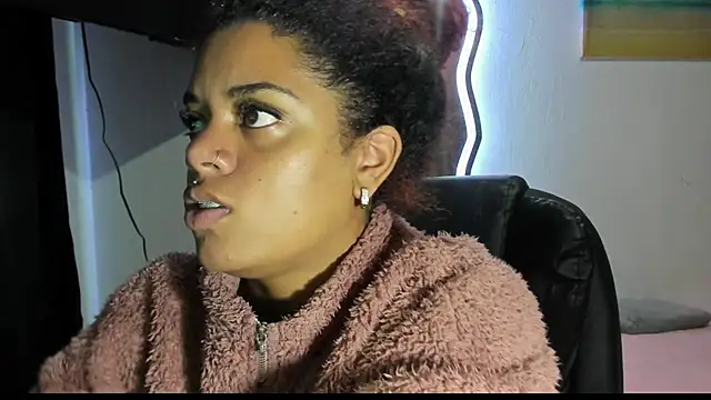 ladyrd1 online show from September 25, 2025, 3:56 am