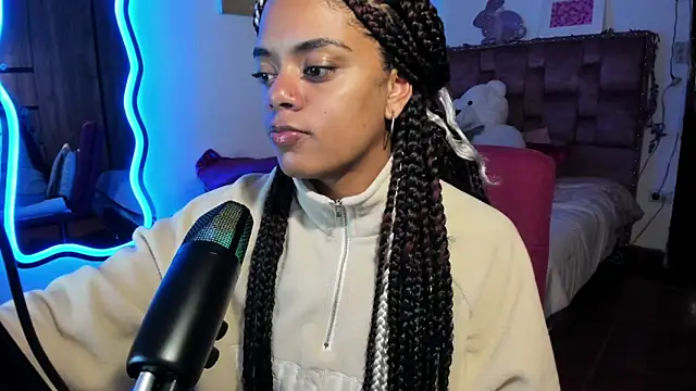 ladyrd1 online show from March 6, 2025, 4:41 am