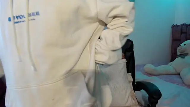 ladyrd1 online show from March 3, 2025, 10:49 am