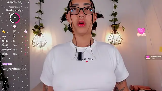 Snapshot of melanieecox chatting on March 3, 2026, 2:51 am melanieecox online show from March 3, 2026, 2:51 am