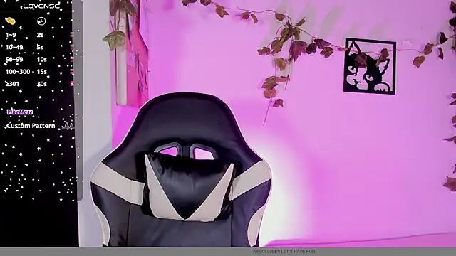 melanieecox online show from November 12, 2025, 11:19 pm