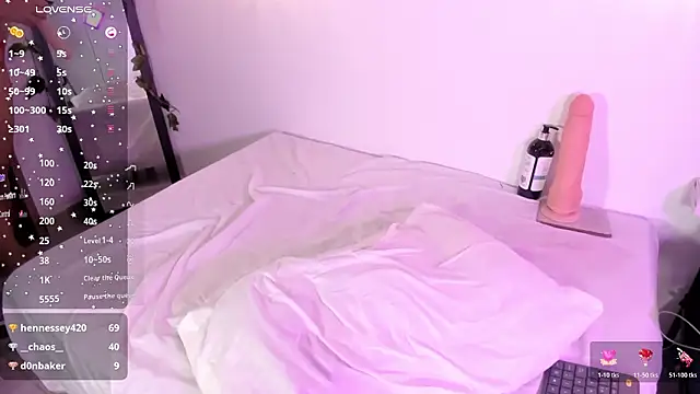 Snapshot of melanieecox chatting on February 3, 2026, 2:53 am melanieecox online show from February 3, 2026, 2:53 am