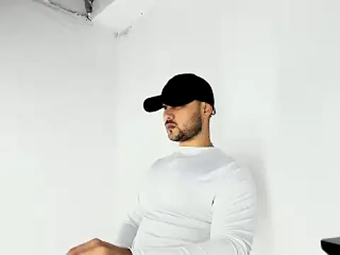 Sebas-hott online show from October 31, 2025, 10:27 pm