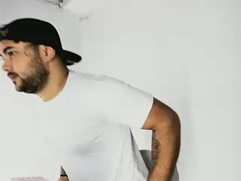 Sebas-hott online show from October 22, 2025, 10:41 pm