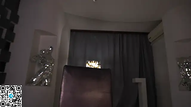 Snapshot of LoraAtcher chatting on February 18, 2025, 6:15 pm LoraAtcher online show from February 18, 2025, 6:15 pm