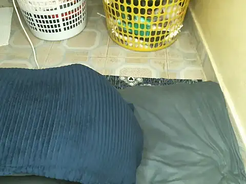 centzSexy online show from April 5, 2026, 4:19 am