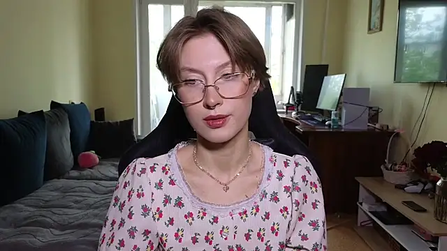 Snapshot of MalvinaBlum chatting on May 17, 2026, 3:06 am MalvinaBlum online show from May 17, 2026, 3:06 am