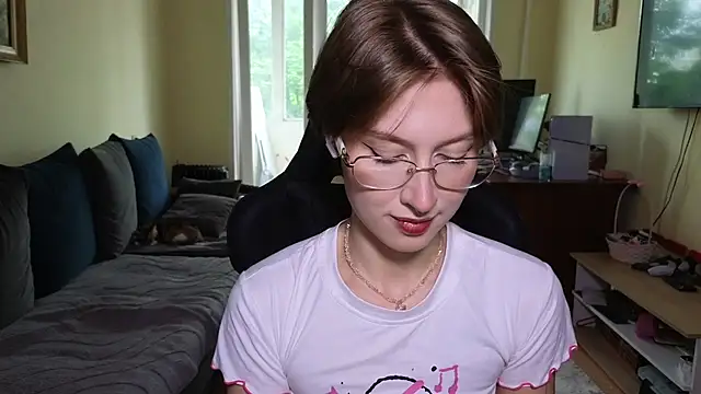 MalvinaBlum online show from June 12, 2026, 6:00 am