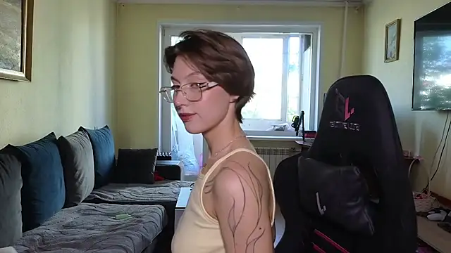 MalvinaBlum online show from June 4, 2026, 4:06 am
