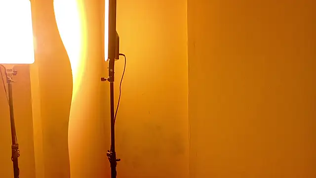 alaia-rogers online show from December 15, 2025, 11:38 am