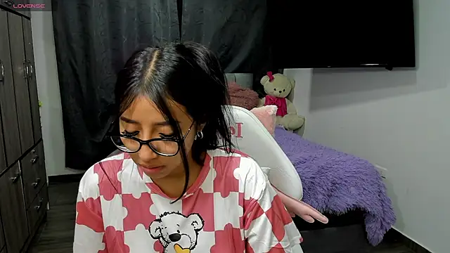 isa bellaa0 online show from December 31, 2024, 8:37 am