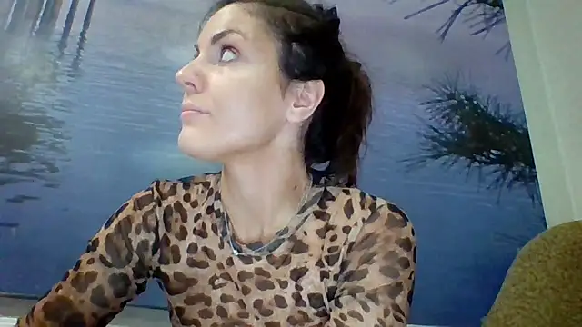 Snapshot of AliceTailor chatting on March 6, 2026, 9:43 pm AliceTailor online show from March 6, 2026, 9:43 pm