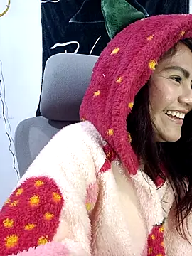 Snapshot of ZUCAAT chatting on October 11, 2025, 4:02 am ZUCAAT online show from October 11, 2025, 4:02 am