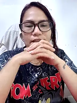 Snapshot of ZUCAAT chatting on October 17, 2025, 10:44 pm ZUCAAT online show from October 17, 2025, 10:44 pm