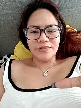 Snapshot of ZUCAAT chatting on March 9, 2025, 6:21 pm ZUCAAT online show from March 9, 2025, 6:21 pm