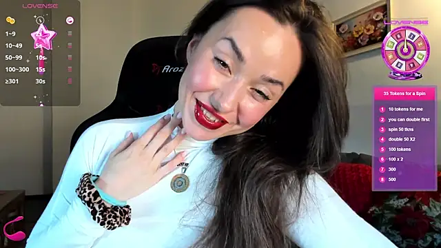Snapshot of PlayfulGoddess chatting on February 19, 2025, 2:44 pm PlayfulGoddess online show from February 19, 2025, 2:44 pm