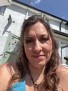 Snapshot of Lwhite1 chatting on May 24, 2026, 1:00 pm Lwhite1 online show from May 24, 2026, 1:00 pm
