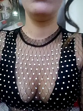 merlinaadams  online show from April 7, 2026, 4:09 pm