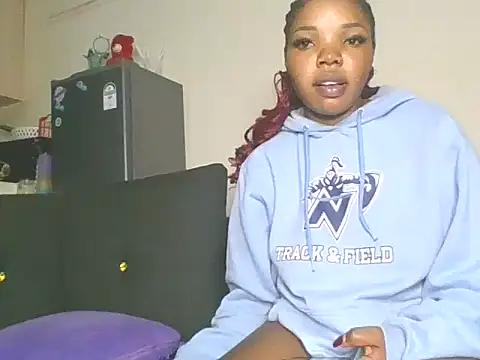 Snapshot of sweet_bigclit chatting on March 7, 2026, 6:02 pm sweet bigclit online show from March 7, 2026, 6:02 pm