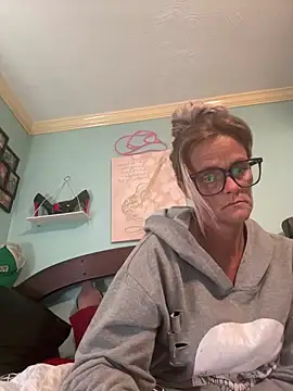 vixendoll87 online show from November 17, 2025, 5:17 pm