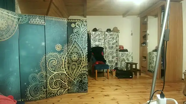 Snapshot of MilfKendra4U chatting on January 12, 2026, 10:36 pm MilfKendra4U online show from January 12, 2026, 10:36 pm