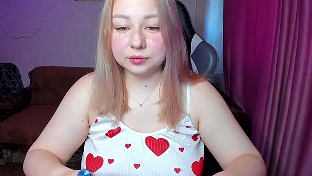 Milafoxxxy online show from October 14, 2025, 9:10 am