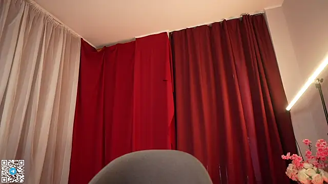 AlisaLore online show from November 5, 2025, 7:55 am